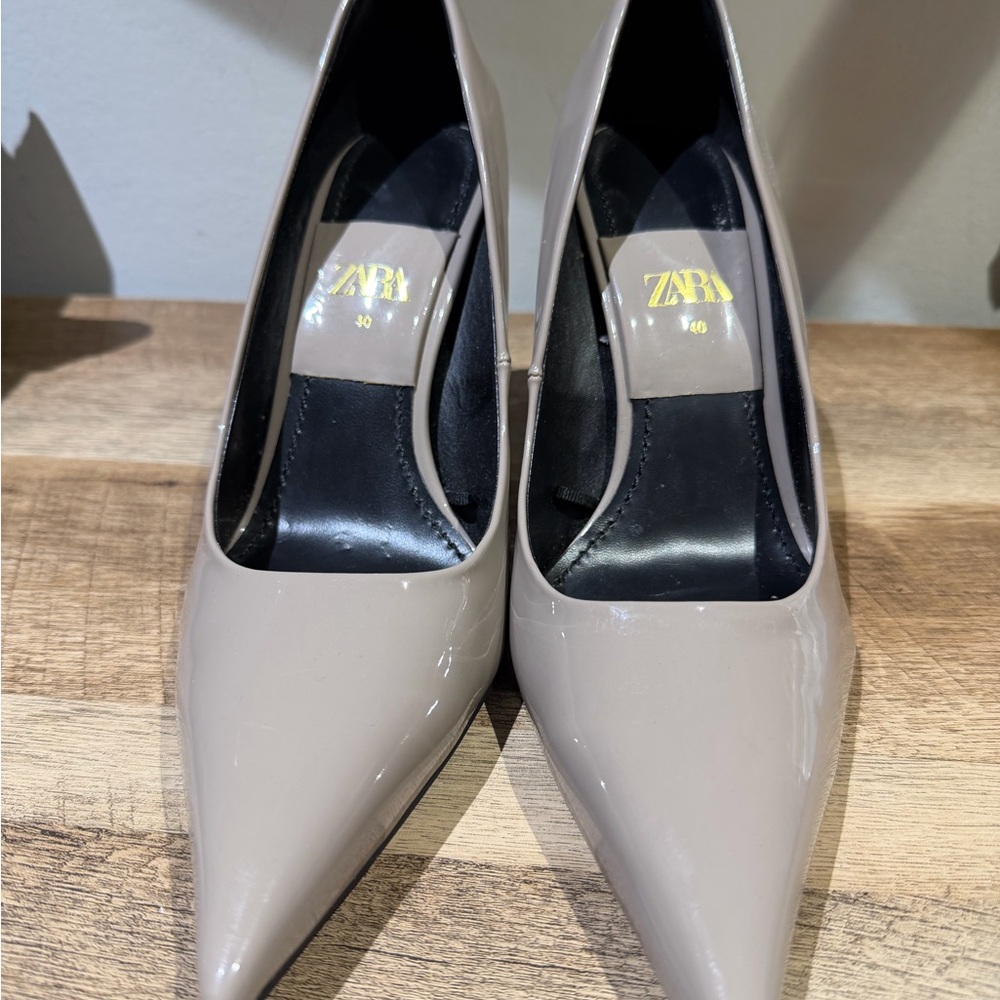 Like New Zara Women's Beige Heels